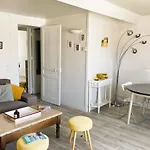 Luminous Apartment In The Heart Of Trouville